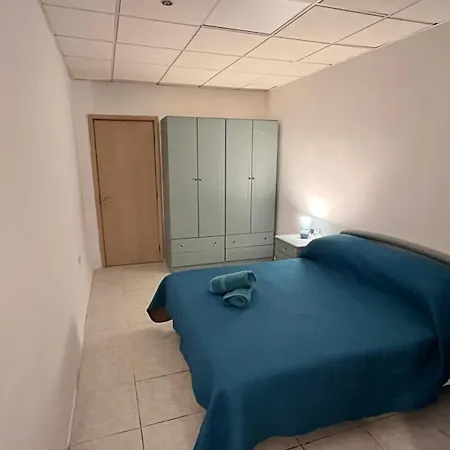 Homestay Maisonette In Paola Near Airport Hal Saflieni