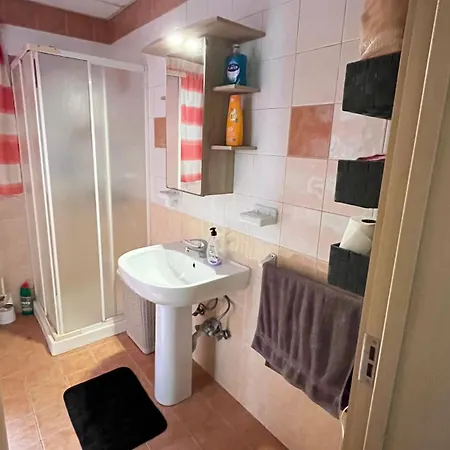 Maisonette In Paola Near Airport Homestay