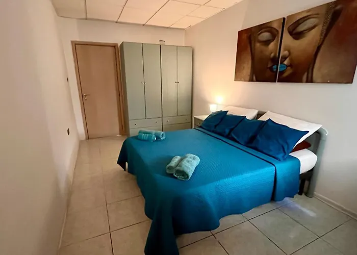 Rita House Cozy Near Malta Airport, Paola Alloggio in famiglia